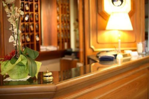 Hotel Alexander Чезена Екстериор снимка