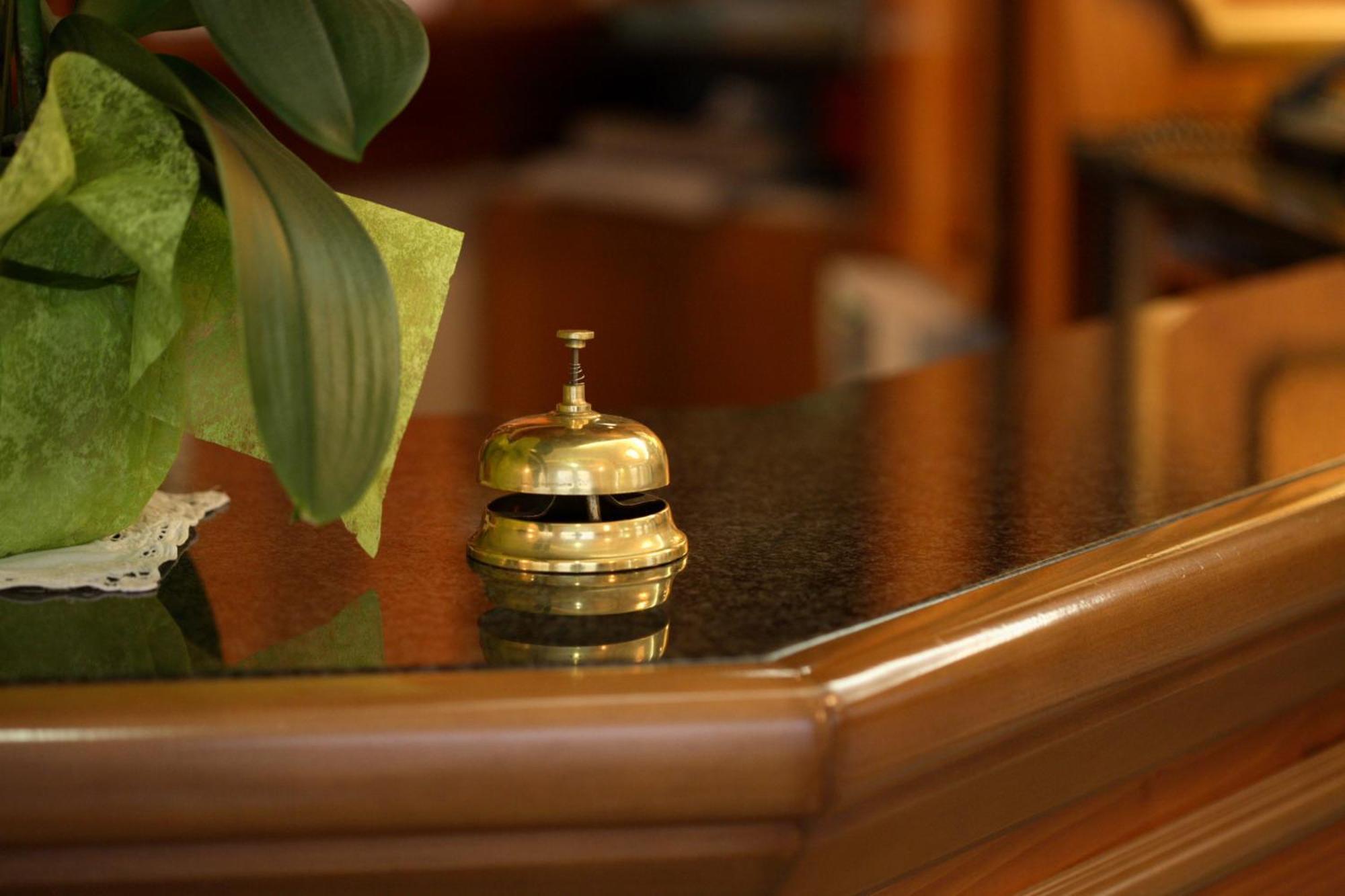 Hotel Alexander Чезена Екстериор снимка