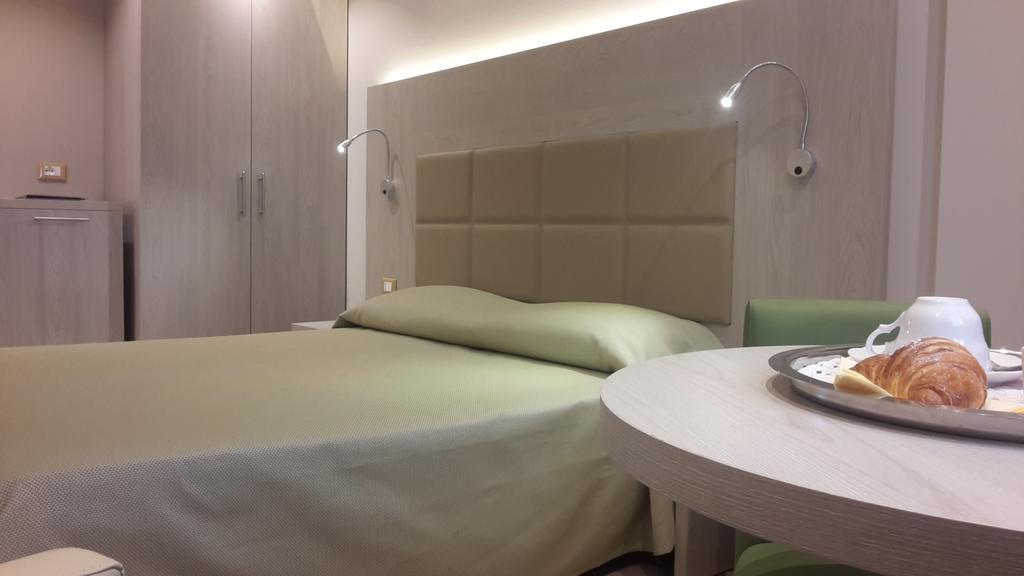 Hotel Alexander Чезена Екстериор снимка